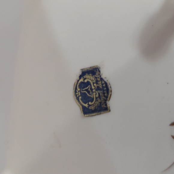 Rare Vintage Wheat Royal Sealy 4 footed Cigarette/ Trinket box. - Picture 10 of 12